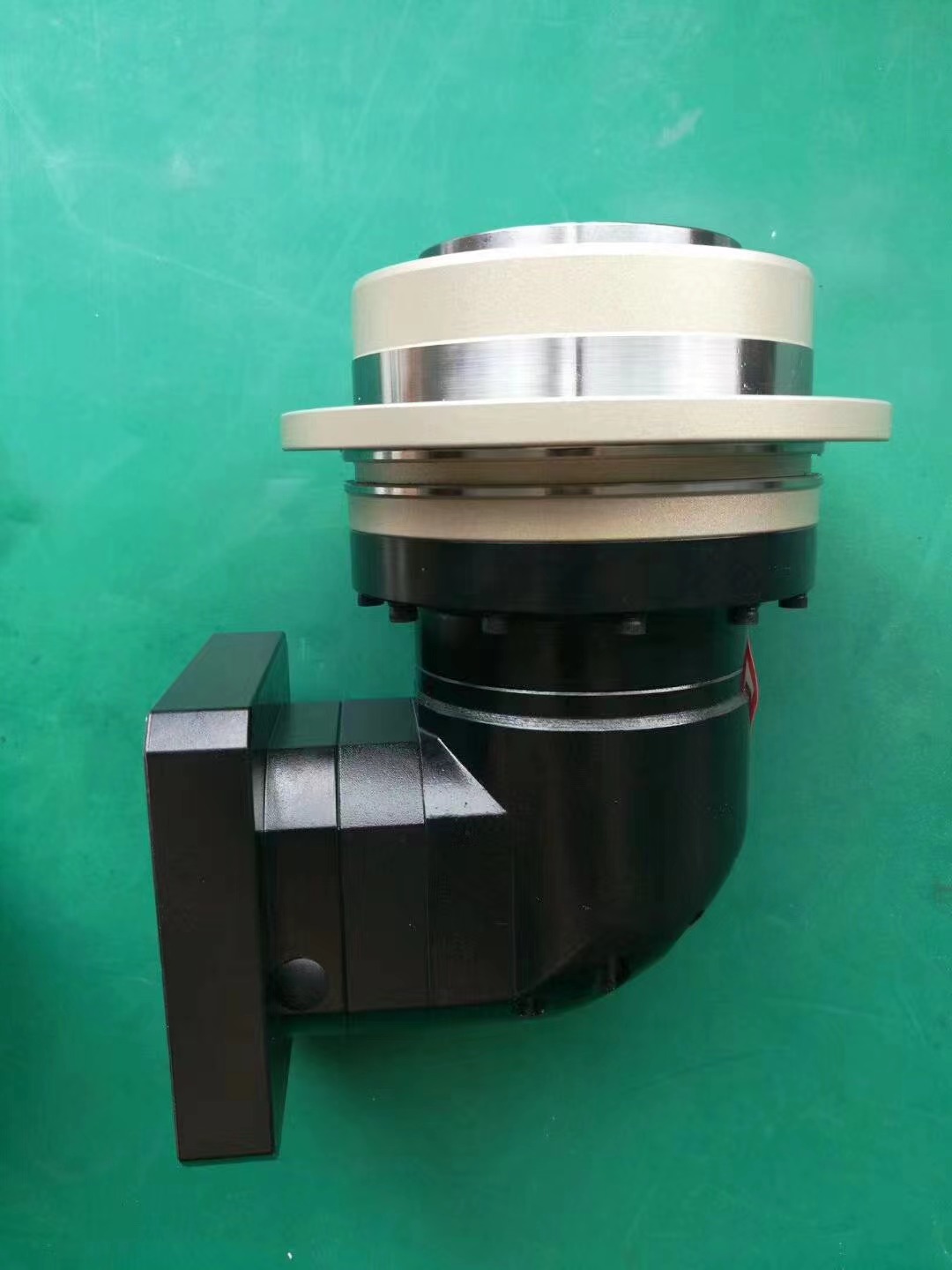 ADR系列转角圆法兰盘式减速机