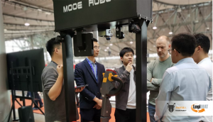 木蚁机器人闪耀德国LogiMAT 2025，引领群体智能搬运新风尚