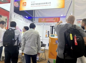 专精特新“小巨人”赋能智造新生态 宇锋智能携最新一代智能搬运解决方案亮相137届广交会