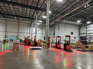 物流中心拥堵？科钛Swarm Pro群智调度系统让百台AGV“不打架”