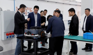 翼菲科技兰山工厂首台AGV成功下线！赋能沂蒙智造新高度！