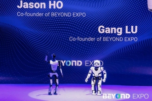 人形机器人“反向Cos”真人！优必选亮相BEYOND Expo 2025