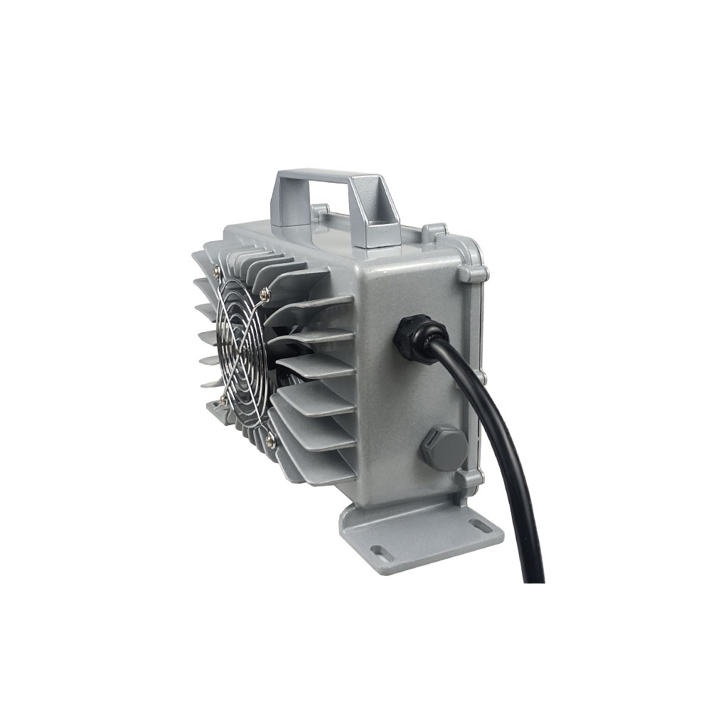 高尔夫球车充电器