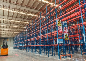 智慧安全高效 众仓机器人高位货架仓储解决方案-生产制造型企业