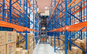 客户案例|1.65m窄巷道！卓一VNA人下行三向叉车助力电动工具行业实现高位密集存储