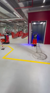 AGILOX AMR 电梯协同作业，彰显自动化多元潜力