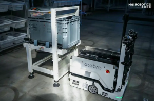 跨越海峡 | 闪攀机器人成为两岸物流升级同一答案