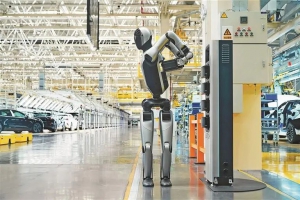 全球首创！深圳这个机器人会给自己换电