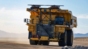 小松“Power Agnostic”柴油-接触网卡车落地试验