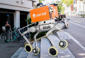 荷兰外卖平台Just Eat携手RIVR在苏黎世启动“物理AI”机器人送餐服务