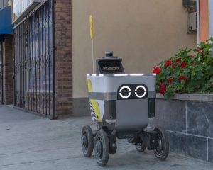 Robomart发布RM5级别自动驾驶送货车，以3美元统一收费挑战Ube