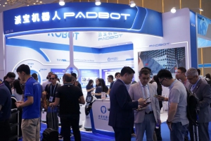 广交会展馆高级合作伙伴，派宝机器人在广交会火了！