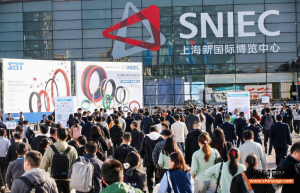 8T全向前移式叉车亮相CeMAT ASIA 2025