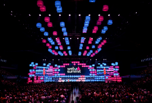 从“炫技舞台”回到工厂车间：人形机器人取代人工还有多远？