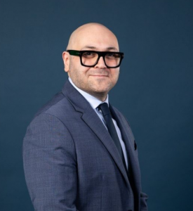 将以人为本的价值观融入机器人技术：通往有意义的人工智能之路