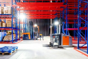 客户案例|卓一窄巷道“最佳拍档”组合方案赋能物流企业，实现仓储效益新突破!