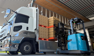 丰田自动织机推出围绕卡车装卸环节的 自主运行无人叉车Rinova Autonomous