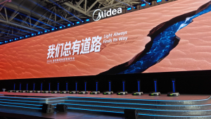 48秒，15台机器人，一场工业美学的极致绽放