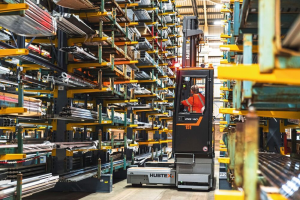 HUBTEX推出激光传感器辅助系统提升窄巷道搬运安全性