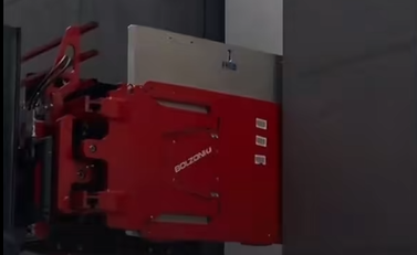 博索尼（Bolzoni ） 易控智能 4.0 （easy-MOVE 4.0 ）确保安全、稳定和精准的搬运作业。