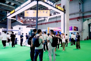 光伏展现场直击 | 视觉检测+AMR柔性搬运，驱动光伏与智慧能源产业全链智造升级