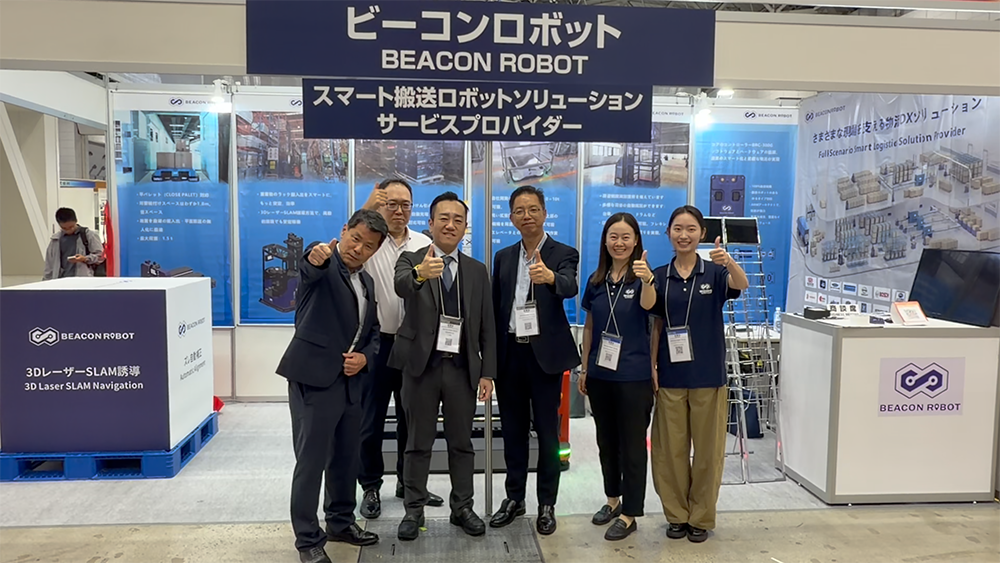 日本工业展团队合影.png